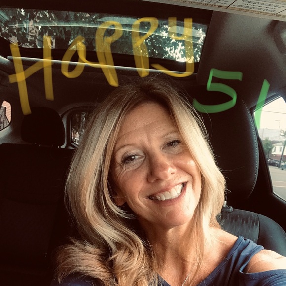 Meet your Posher, Debra - Picture 1 of 1